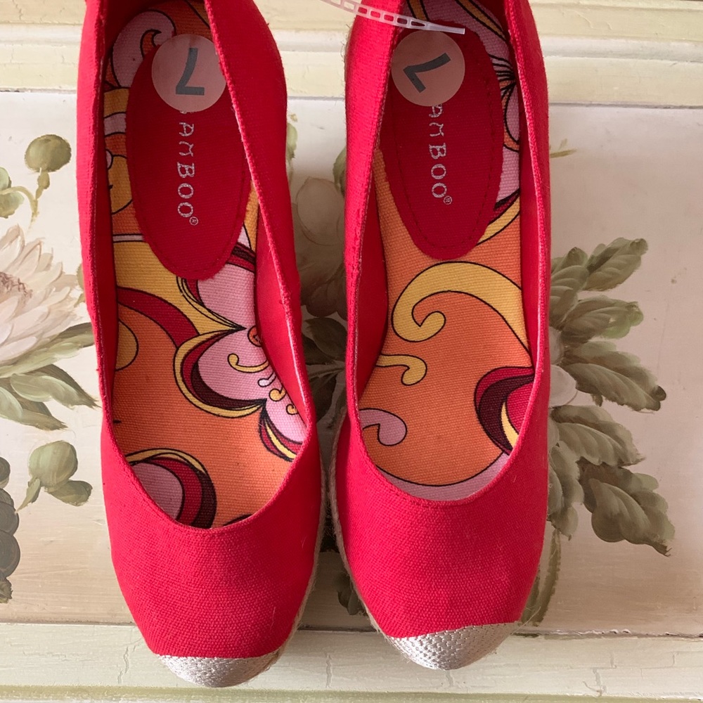 Size 7 brand new espadrille